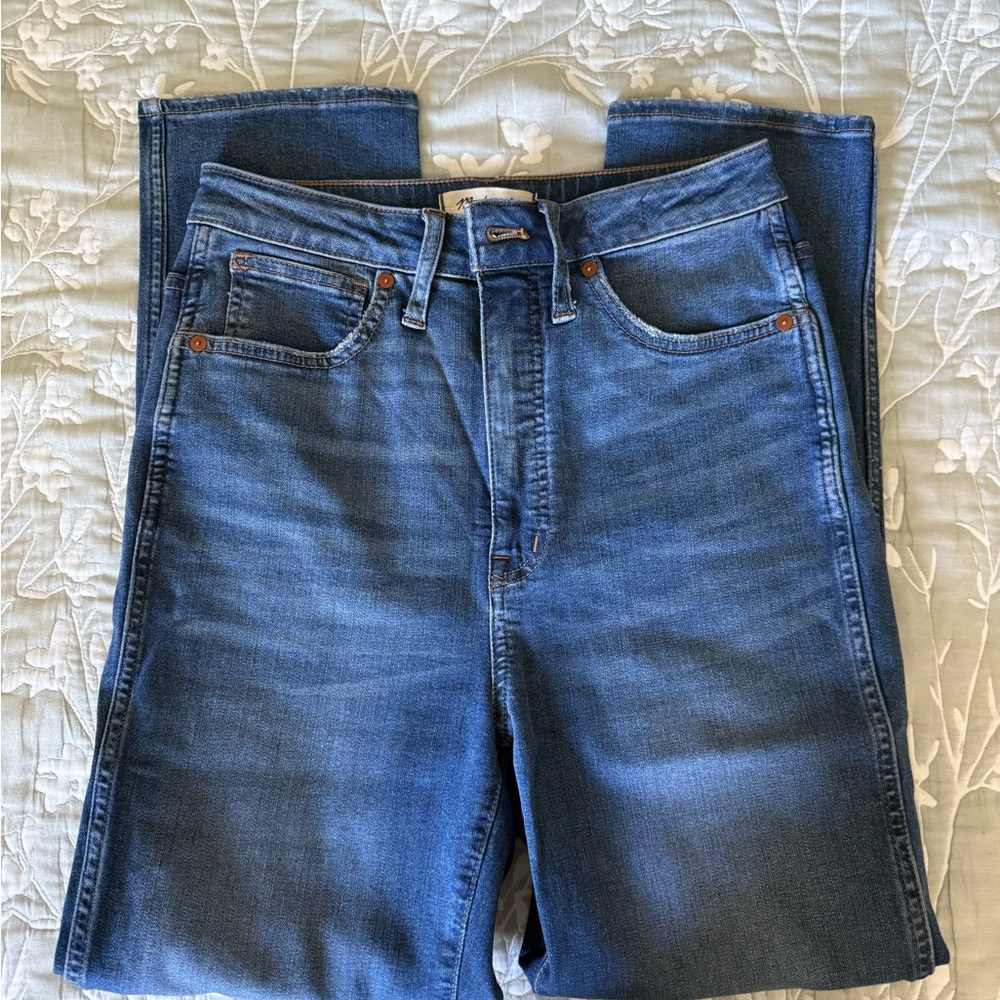 Curvy Stovepipe Cropped Jeans